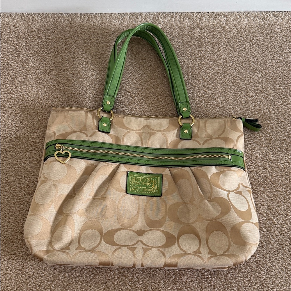 Coach Daisy Poppy Signature Tote Bag- YSK Rare Green Trim- Style F22947